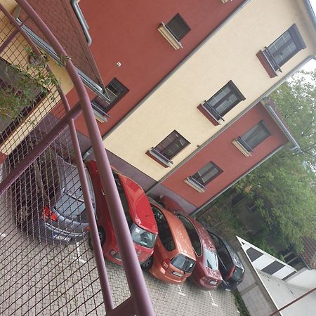 Lux Apartman Cacak Exterior photo