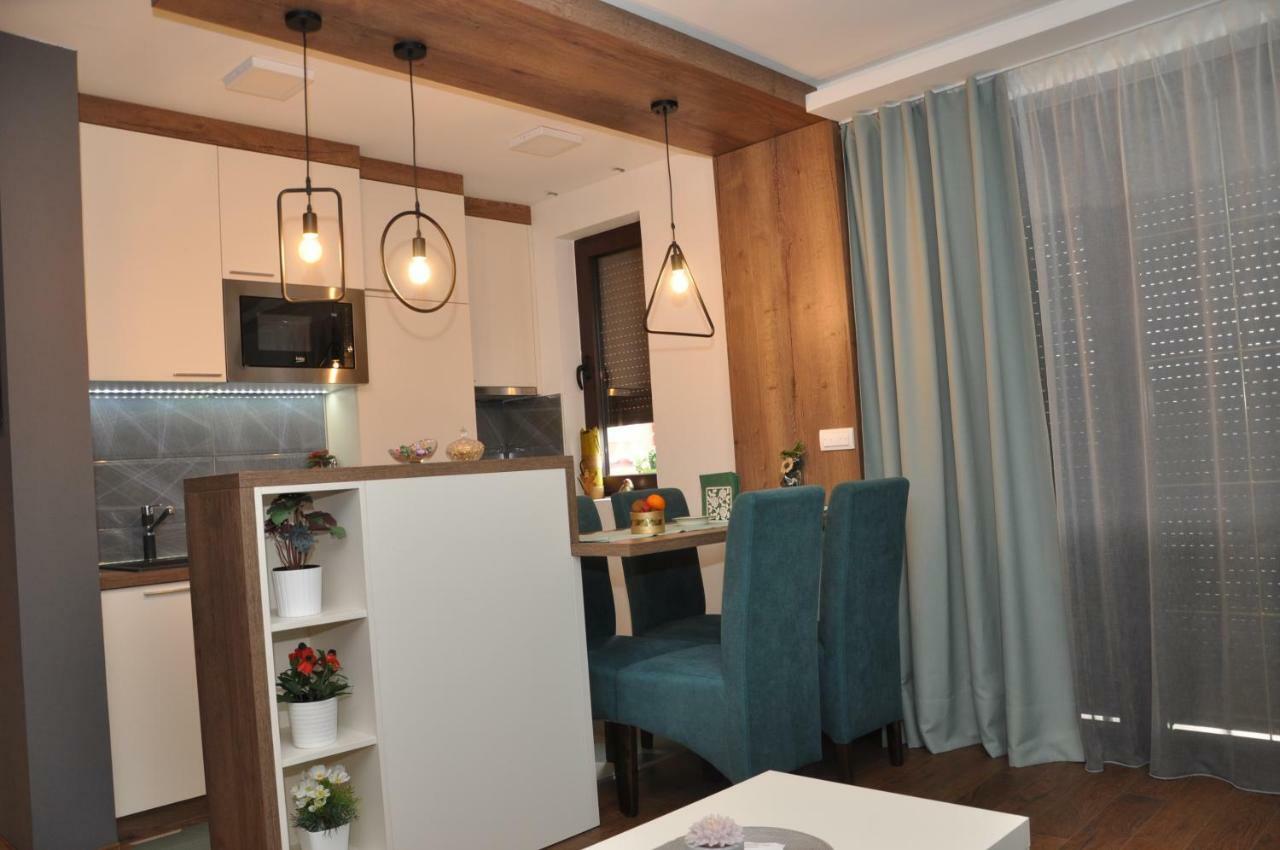 Lux Apartman Cacak Exterior photo